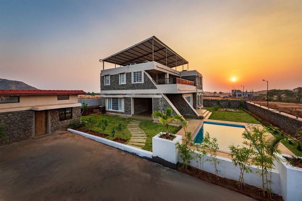 Stone Mansion By Phoenix Stays Igatpuri Eksteriør billede