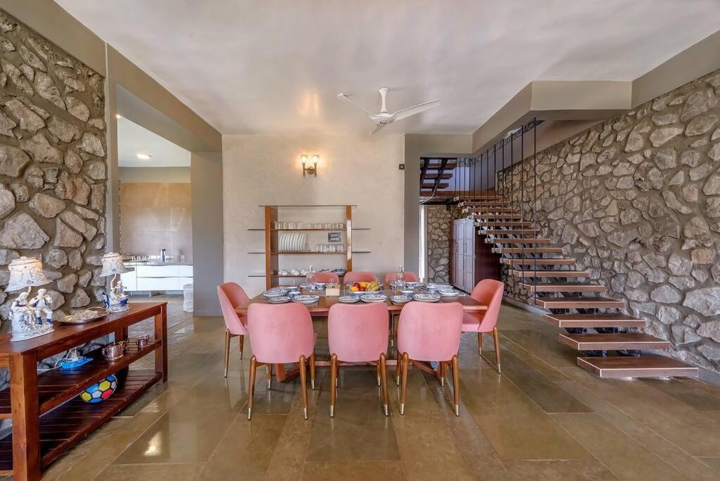 Stone Mansion By Phoenix Stays Igatpuri Eksteriør billede
