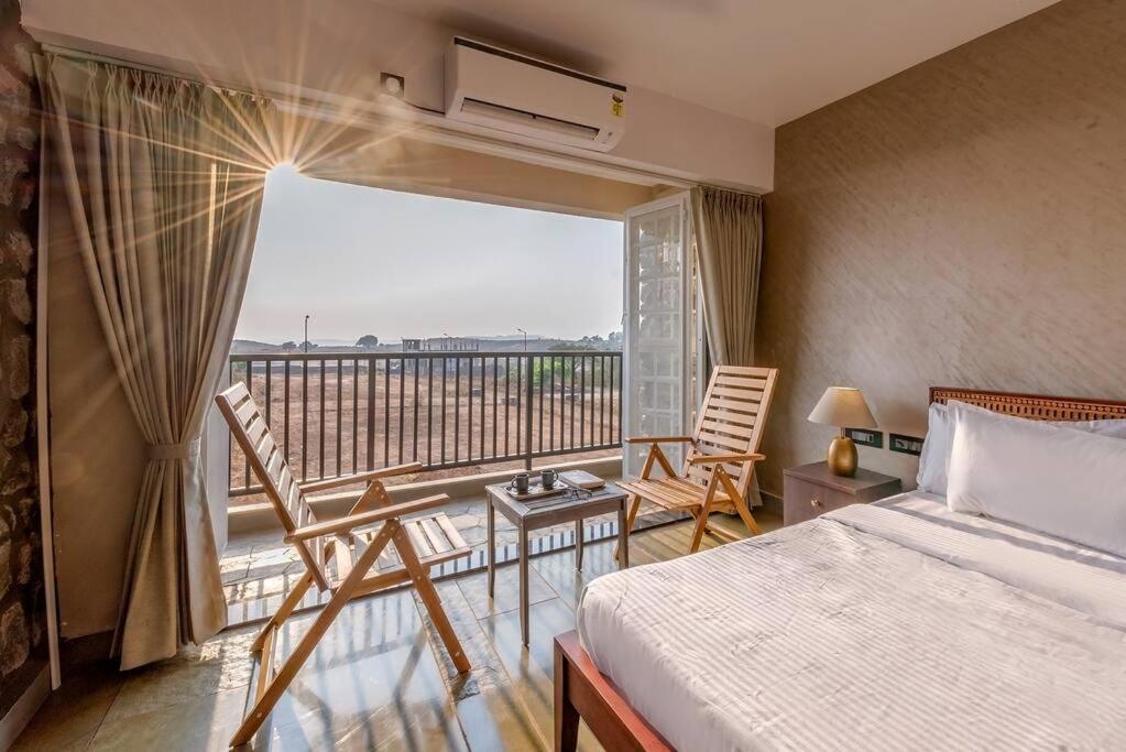 Stone Mansion By Phoenix Stays Igatpuri Eksteriør billede