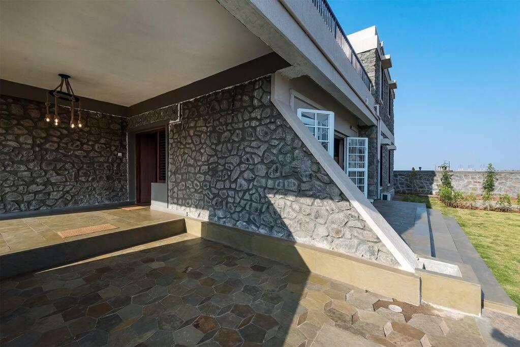 Stone Mansion By Phoenix Stays Igatpuri Eksteriør billede