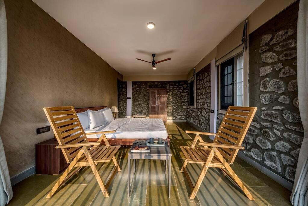 Stone Mansion By Phoenix Stays Igatpuri Eksteriør billede