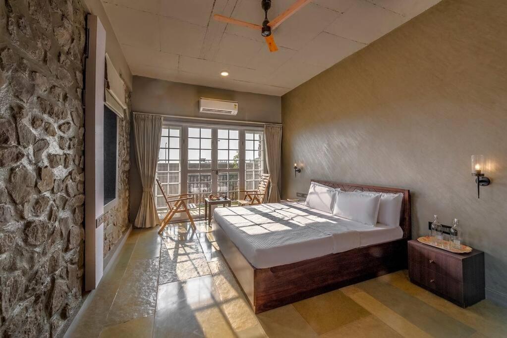 Stone Mansion By Phoenix Stays Igatpuri Eksteriør billede