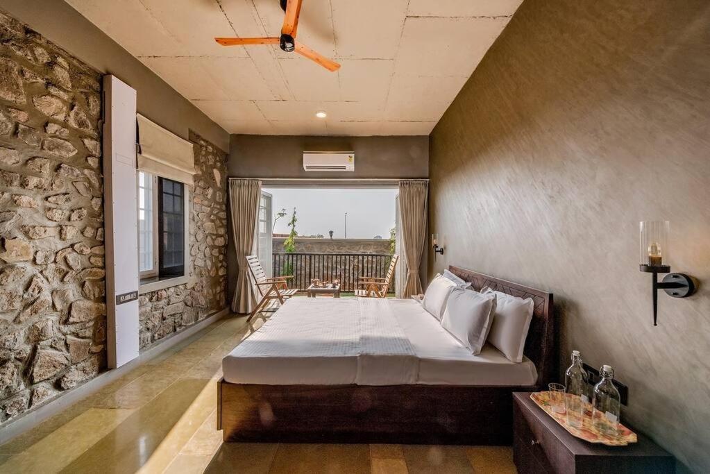 Stone Mansion By Phoenix Stays Igatpuri Eksteriør billede
