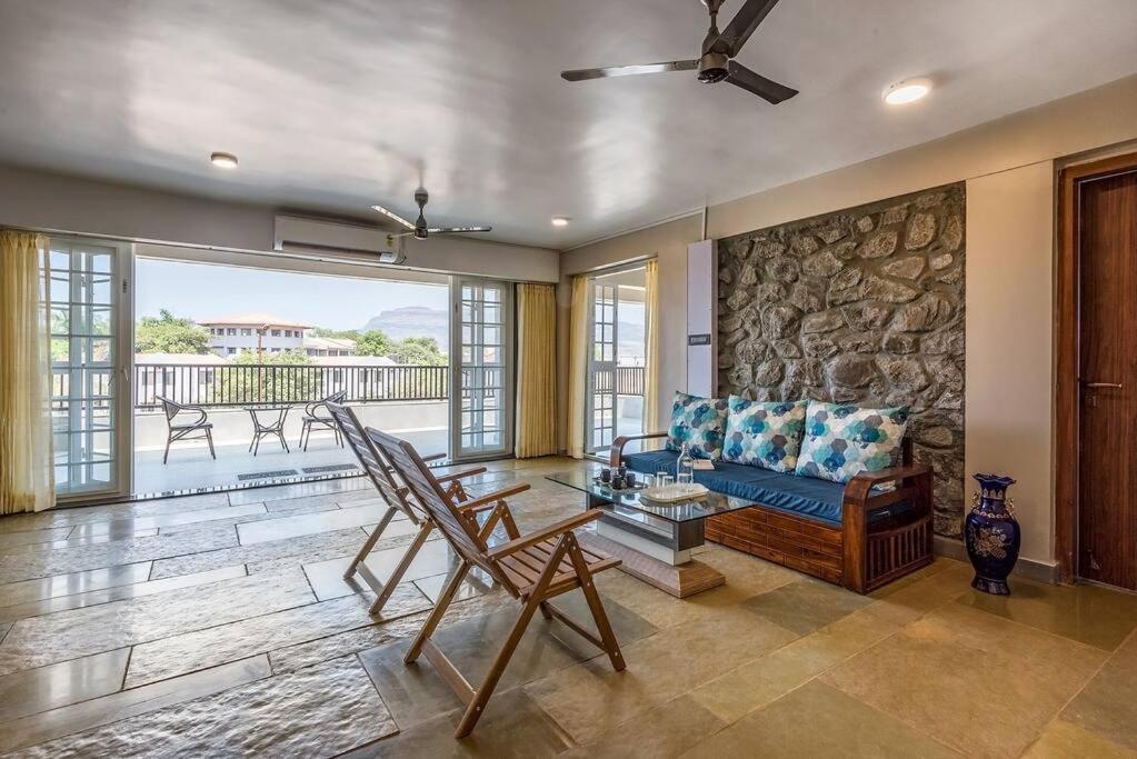 Stone Mansion By Phoenix Stays Igatpuri Eksteriør billede