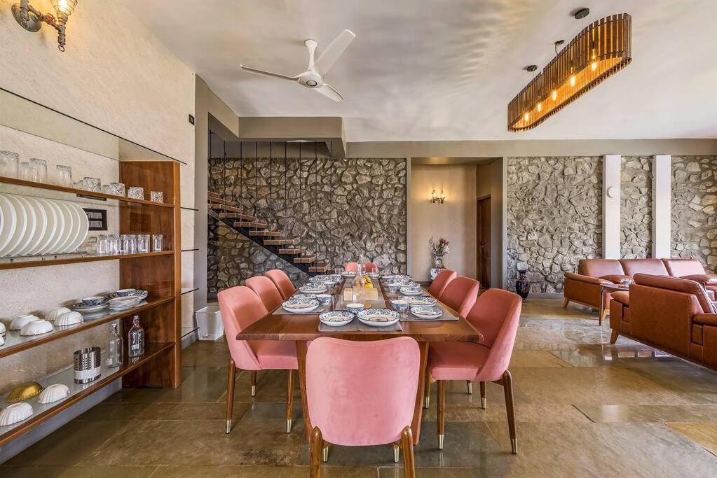 Stone Mansion By Phoenix Stays Igatpuri Eksteriør billede