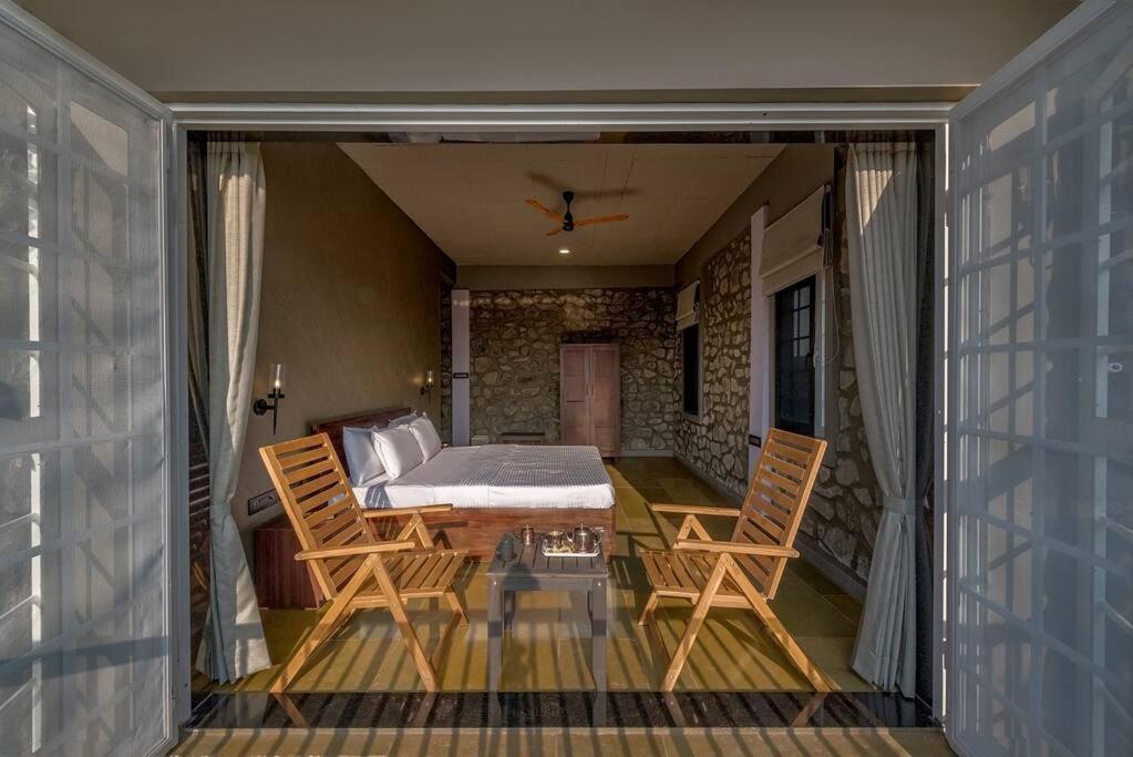 Stone Mansion By Phoenix Stays Igatpuri Eksteriør billede