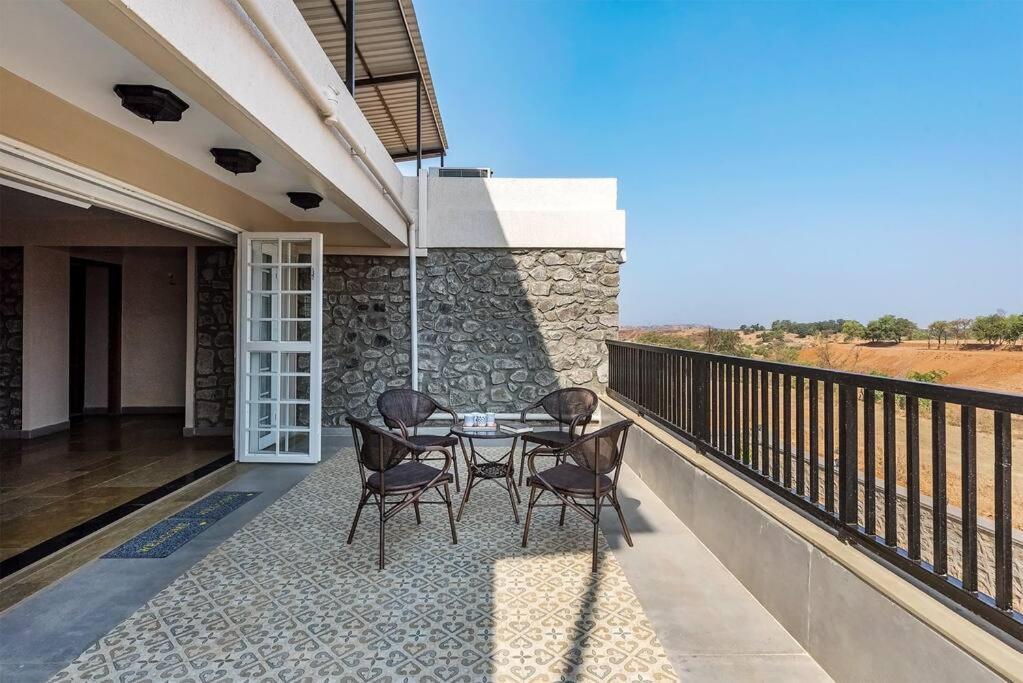Stone Mansion By Phoenix Stays Igatpuri Eksteriør billede