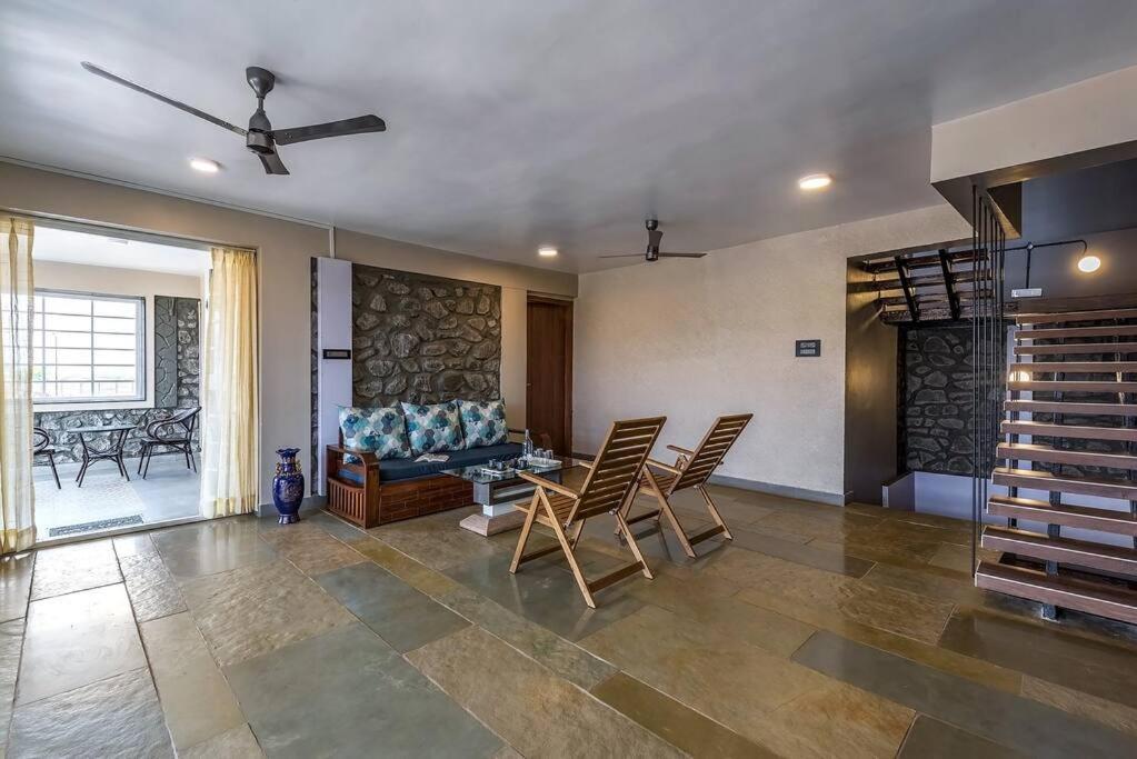 Stone Mansion By Phoenix Stays Igatpuri Eksteriør billede