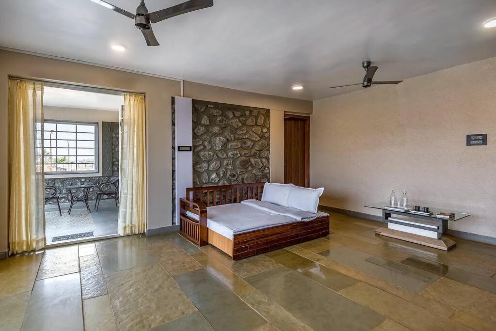 Stone Mansion By Phoenix Stays Igatpuri Eksteriør billede