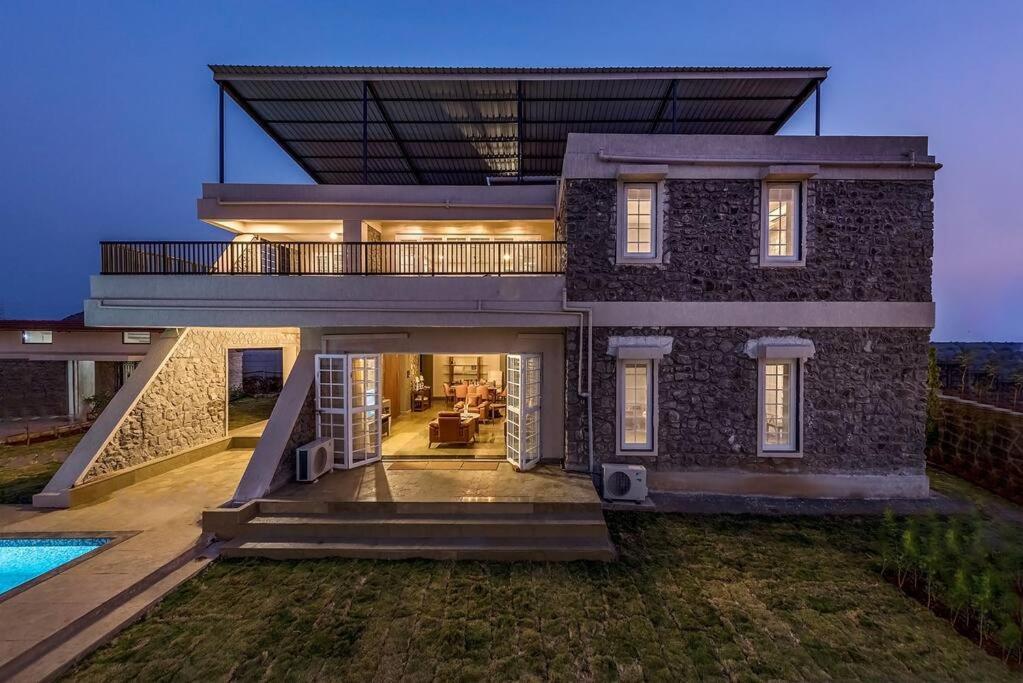Stone Mansion By Phoenix Stays Igatpuri Eksteriør billede