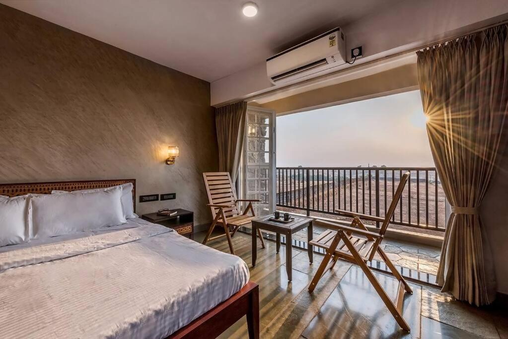 Stone Mansion By Phoenix Stays Igatpuri Eksteriør billede