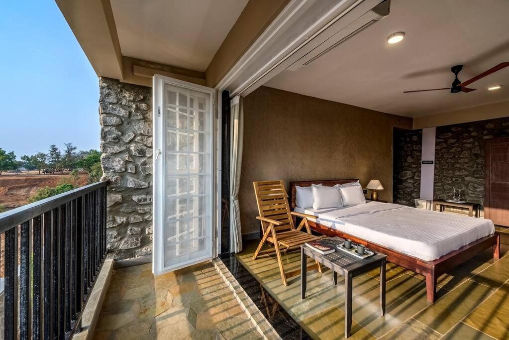 Stone Mansion By Phoenix Stays Igatpuri Eksteriør billede