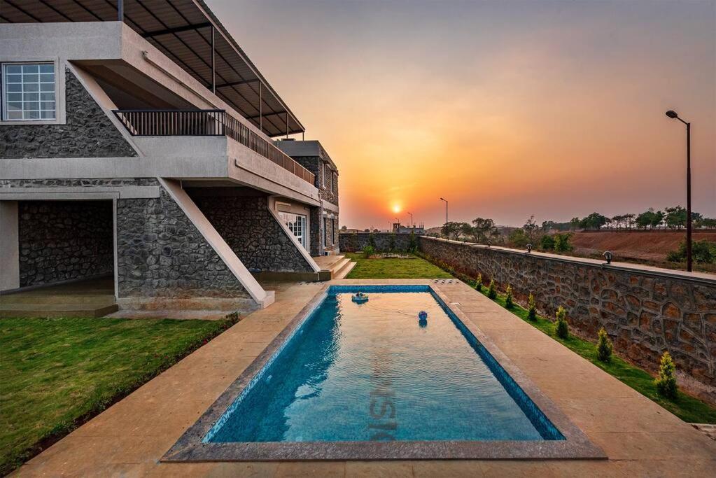 Stone Mansion By Phoenix Stays Igatpuri Eksteriør billede