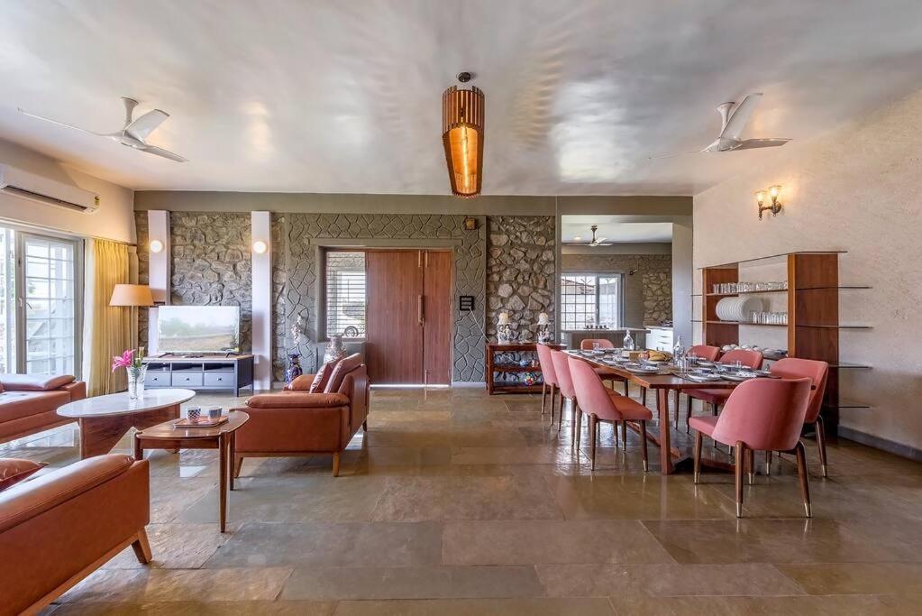 Stone Mansion By Phoenix Stays Igatpuri Eksteriør billede