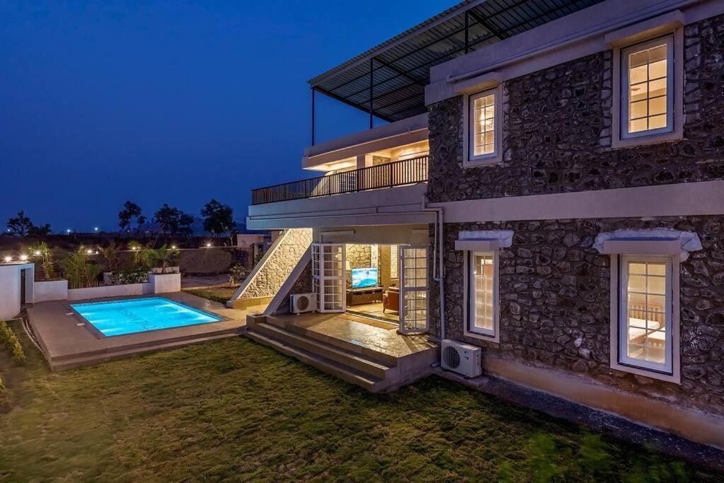 Stone Mansion By Phoenix Stays Igatpuri Eksteriør billede