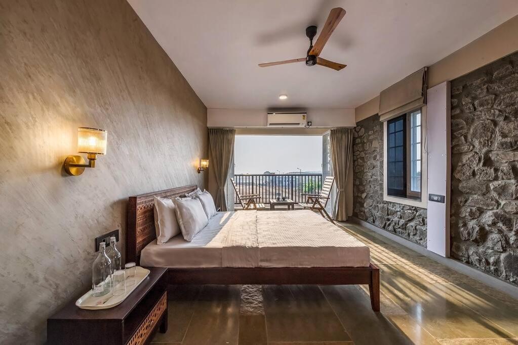 Stone Mansion By Phoenix Stays Igatpuri Eksteriør billede