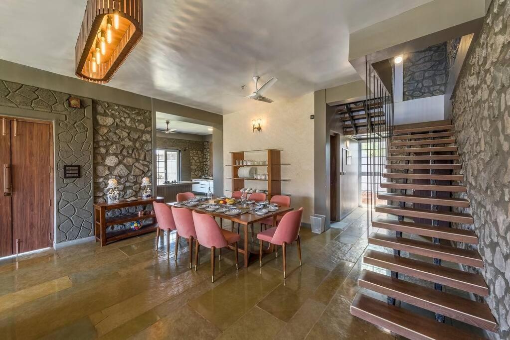 Stone Mansion By Phoenix Stays Igatpuri Eksteriør billede