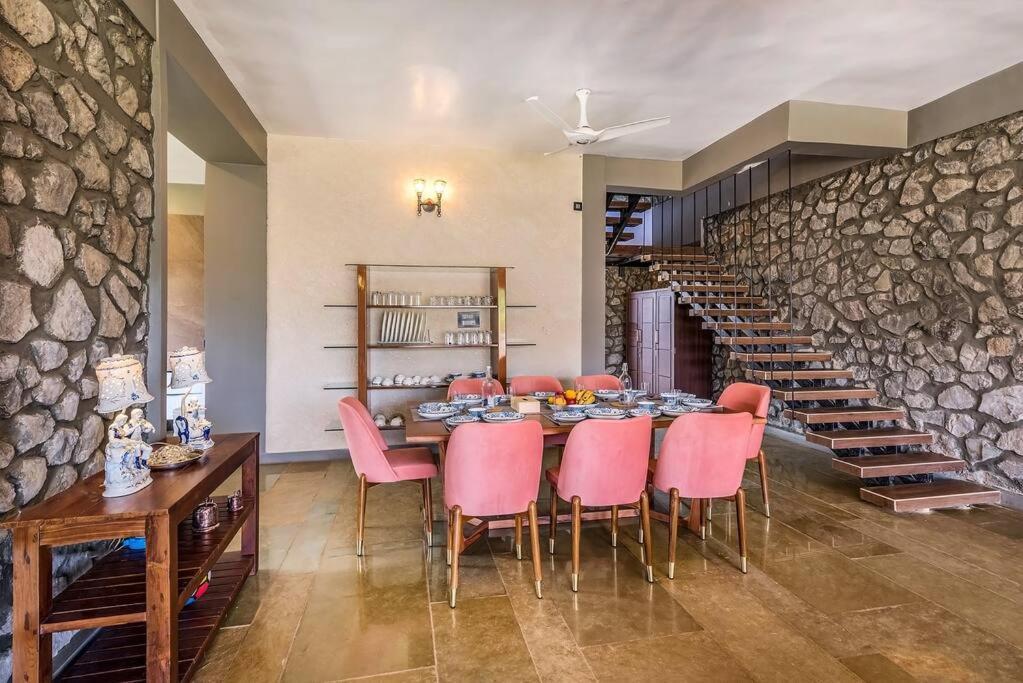 Stone Mansion By Phoenix Stays Igatpuri Eksteriør billede